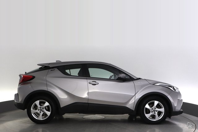 Toyota C-HR 6