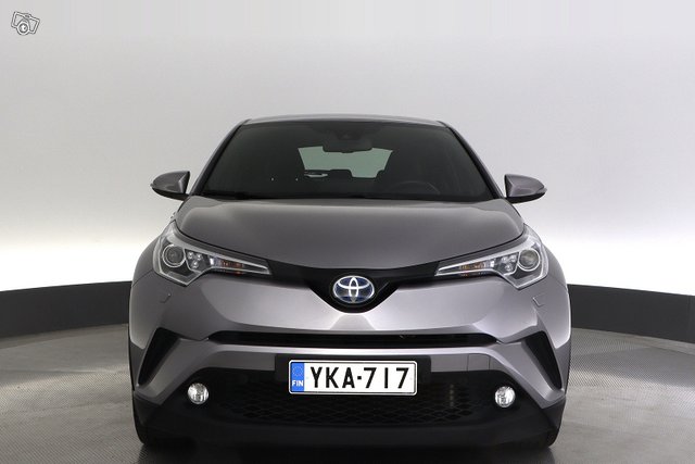 Toyota C-HR 8