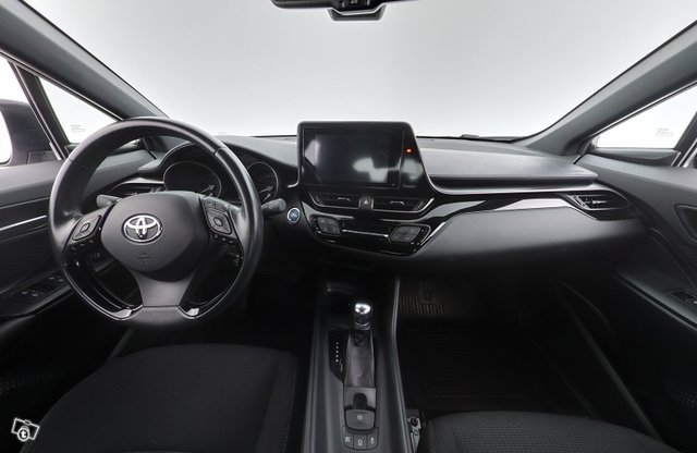 Toyota C-HR 10