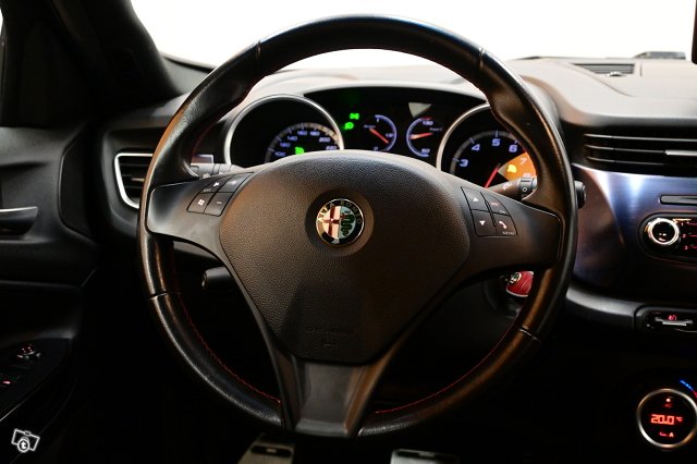 Alfa Romeo Giulietta 12