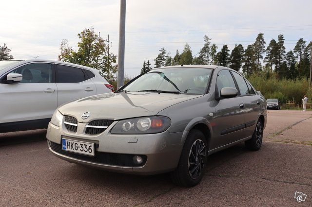 Nissan Almera