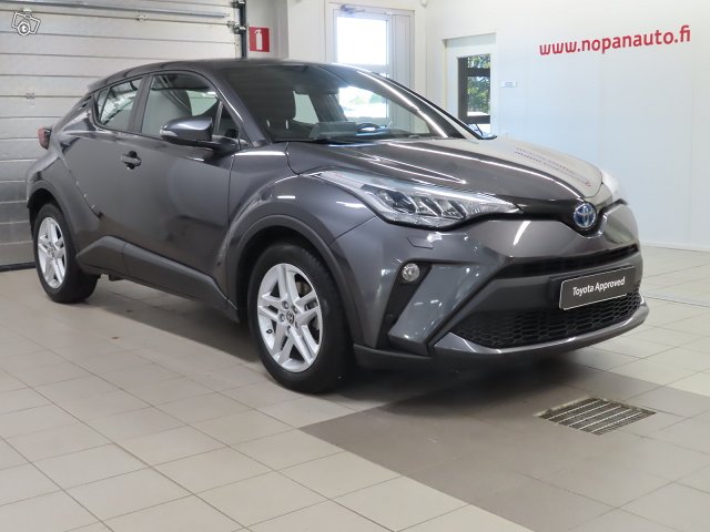 Toyota C-HR 2