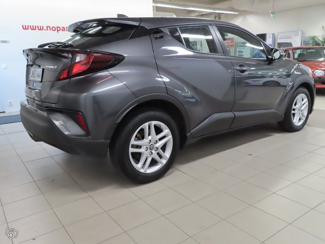 Toyota C-HR 5