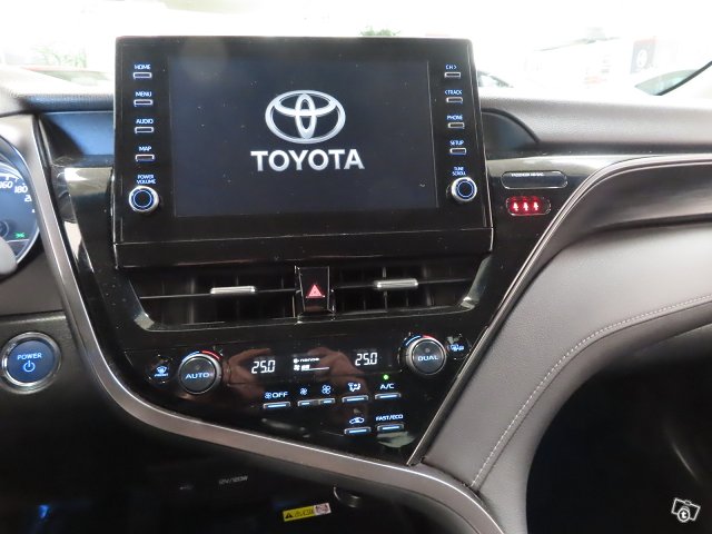 Toyota Camry 13