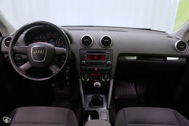 Audi A3 8