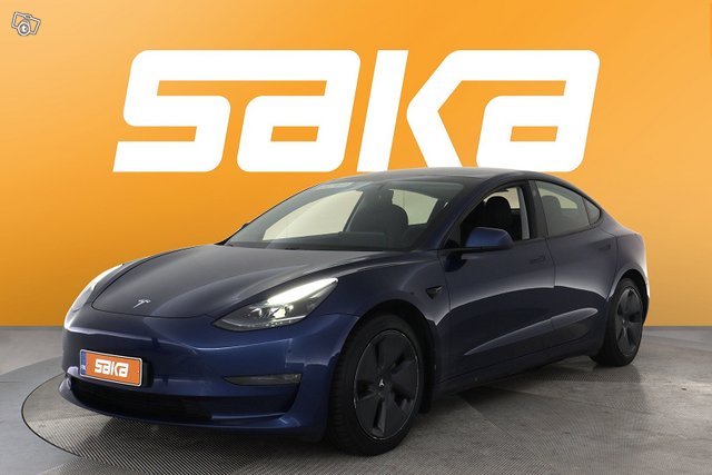 Tesla Model 3 4