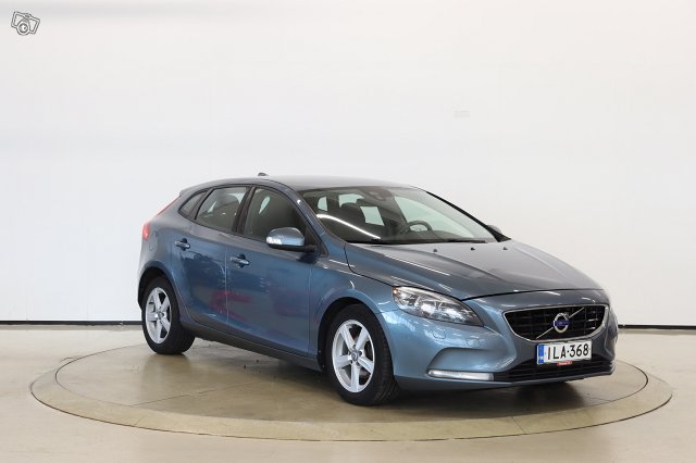 Volvo V40 3