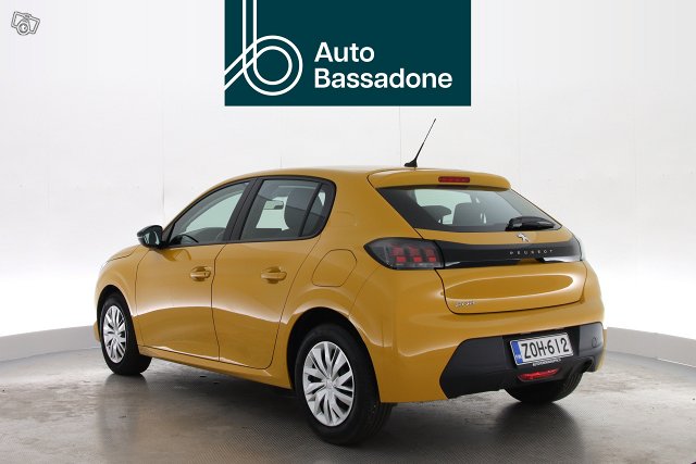 PEUGEOT 208 4