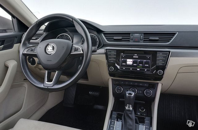 Skoda Superb 9