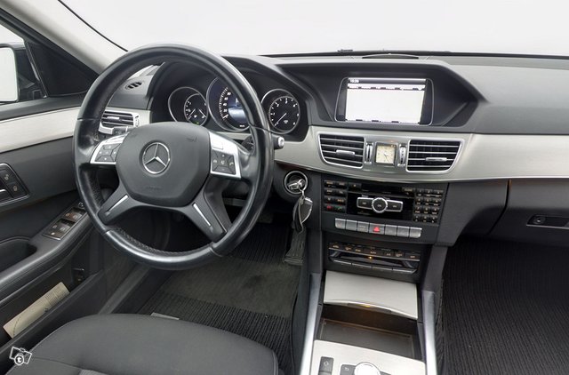 Mercedes-Benz E 9