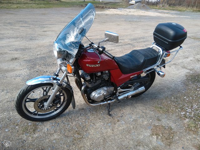 Suzuki GR 650 2