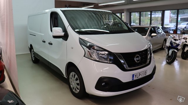 Nissan NV300 6