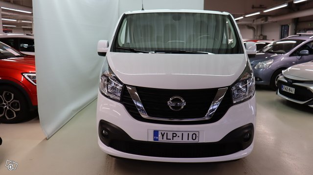 Nissan NV300 7