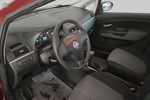 Fiat Grande Punto 10