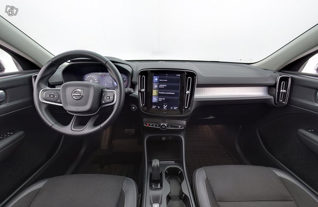 Volvo XC40 11