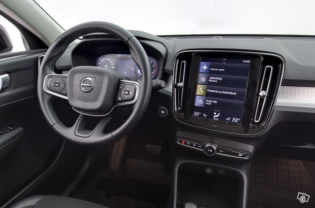 Volvo XC40 12