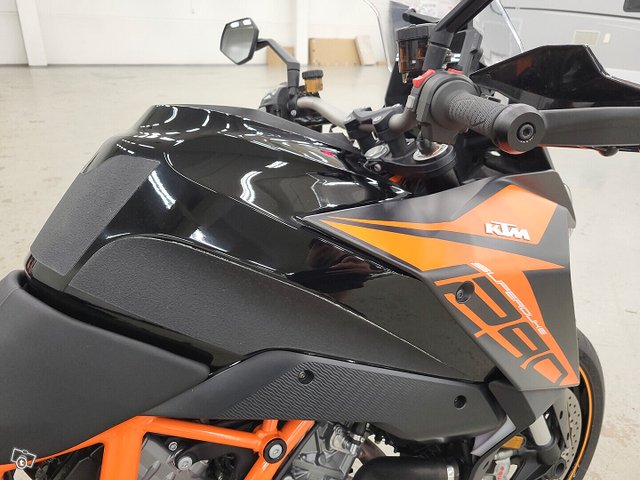 KTM 1290 7