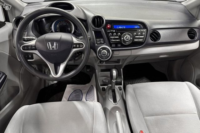 Honda Insight 9