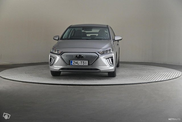 Hyundai Ioniq Electric 3