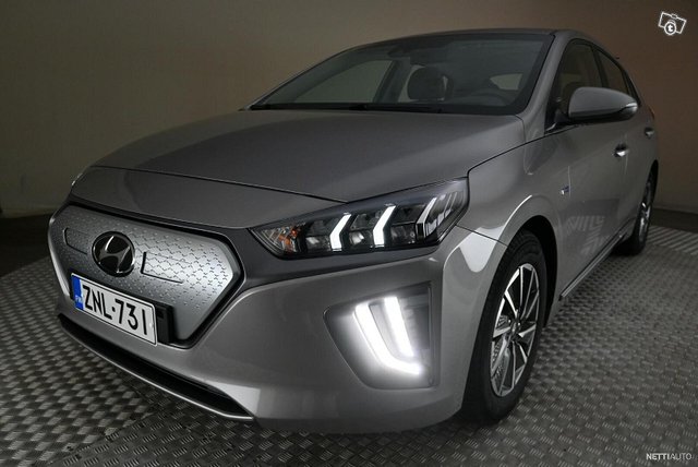 Hyundai Ioniq Electric 13