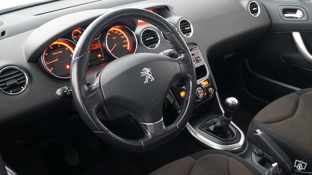 Peugeot 308 13