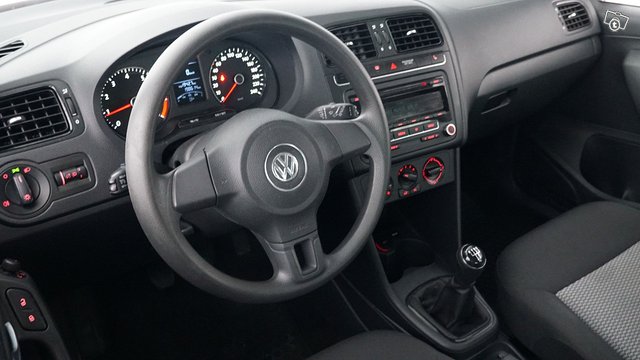 Volkswagen Polo 13