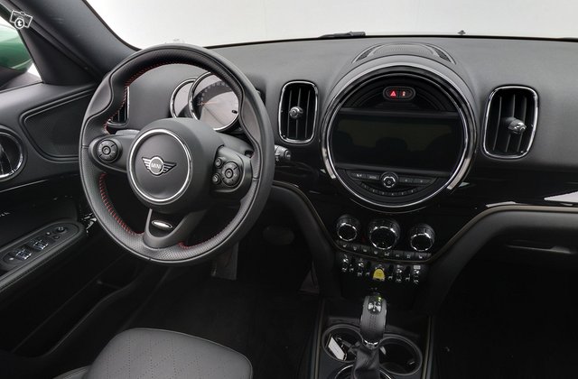 Mini Countryman 9