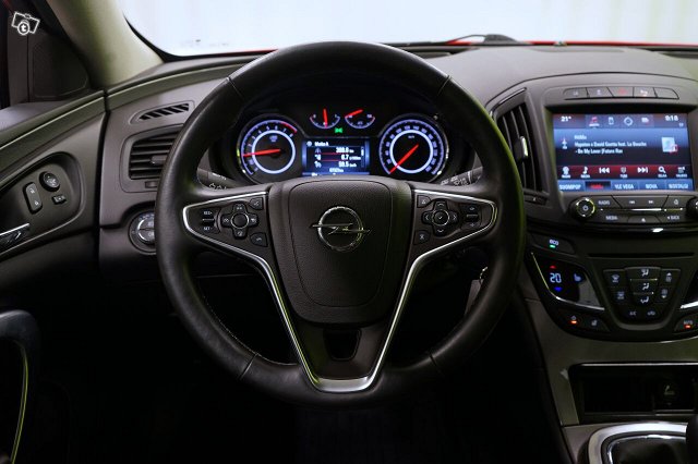 Opel Insignia 9