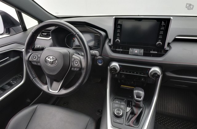 Toyota RAV4 Plug-In 9