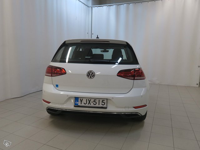 VOLKSWAGEN Golf 9