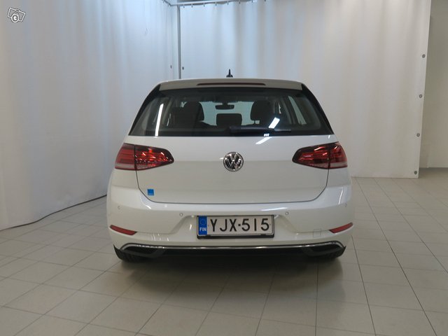 VOLKSWAGEN Golf 10