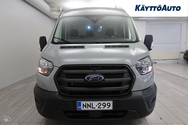 Ford Transit 8