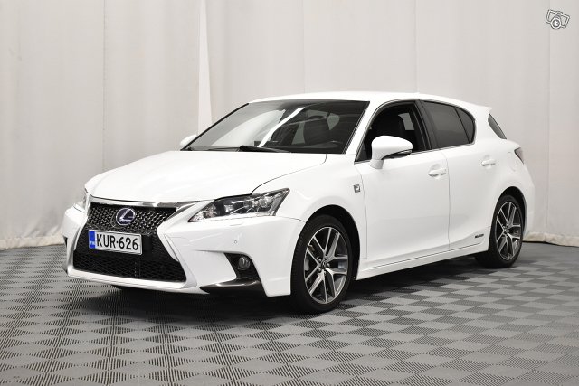 Lexus CT 4