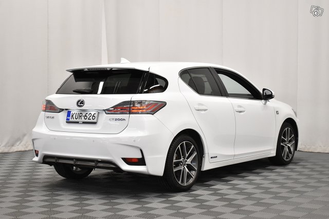 Lexus CT 5