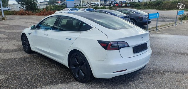 Tesla Model 3 12