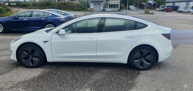 Tesla Model 3 13