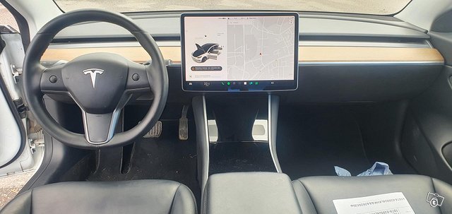 Tesla Model 3 16