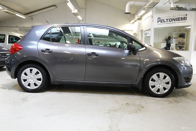 Toyota Auris 2