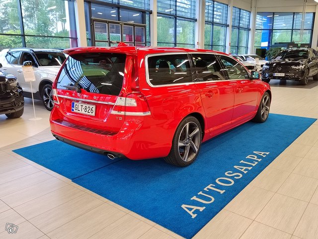 VOLVO V70 3