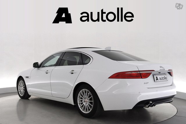 Jaguar XF 19