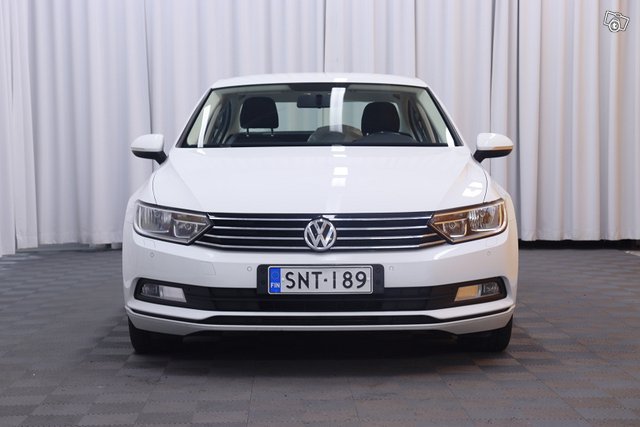 Volkswagen Passat 2