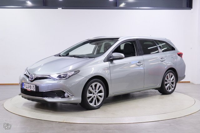 TOYOTA AURIS