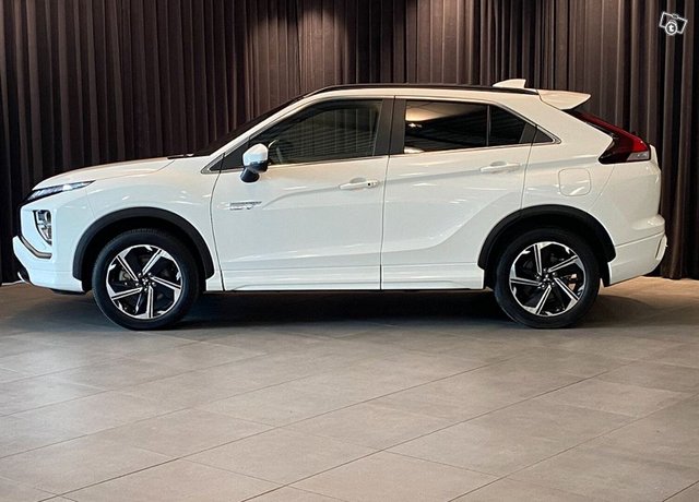 MITSUBISHI ECLIPSE CROSS 2