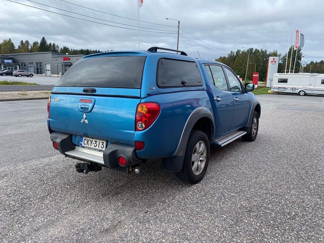 Mitsubishi L200 2