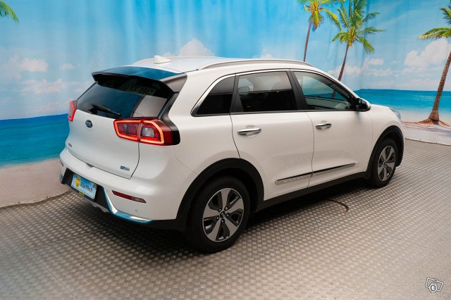 KIA NIRO 4