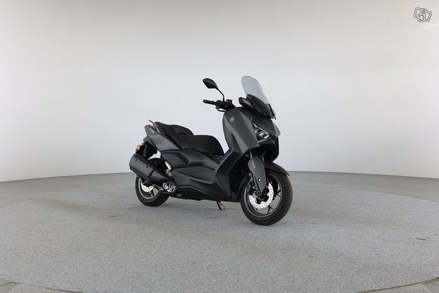 YAMAHA X-Max 1