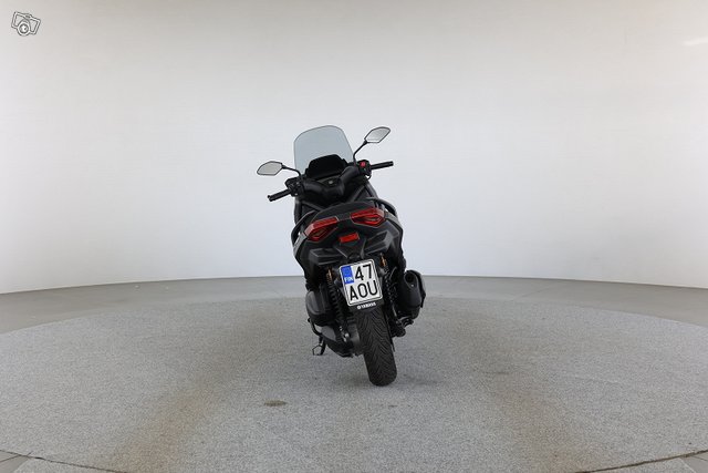 YAMAHA X-Max 6