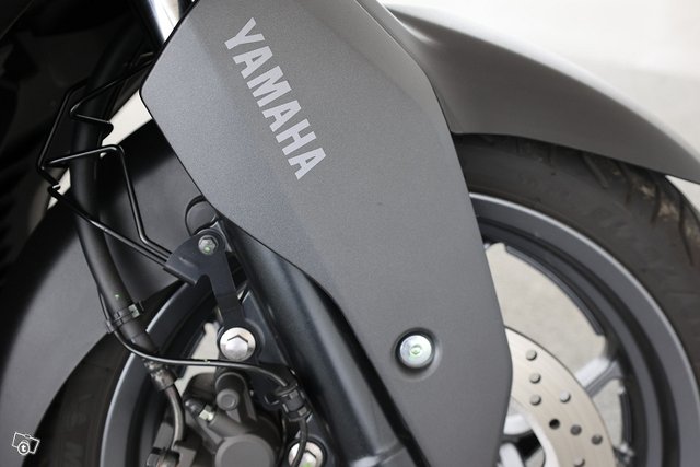 YAMAHA X-Max 16