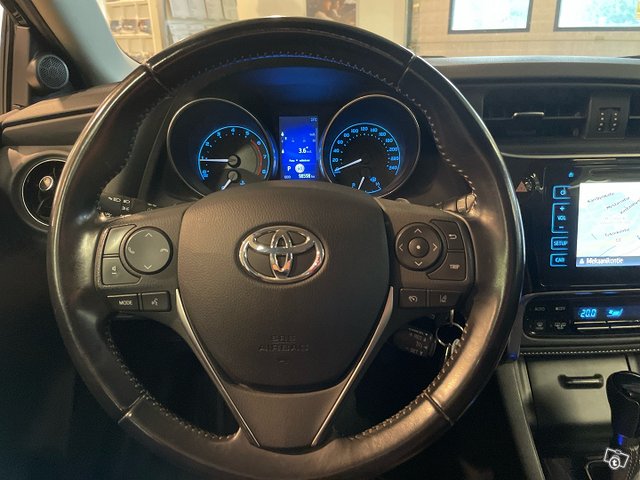 Toyota Auris 12