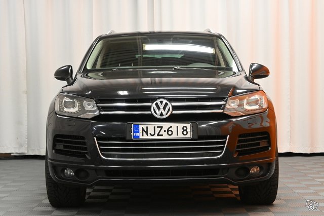 Volkswagen Touareg 2